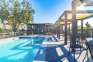 Pool - Stylish Retreat with PS5, Loft & Club Access – Near Disney (Kissimmee)