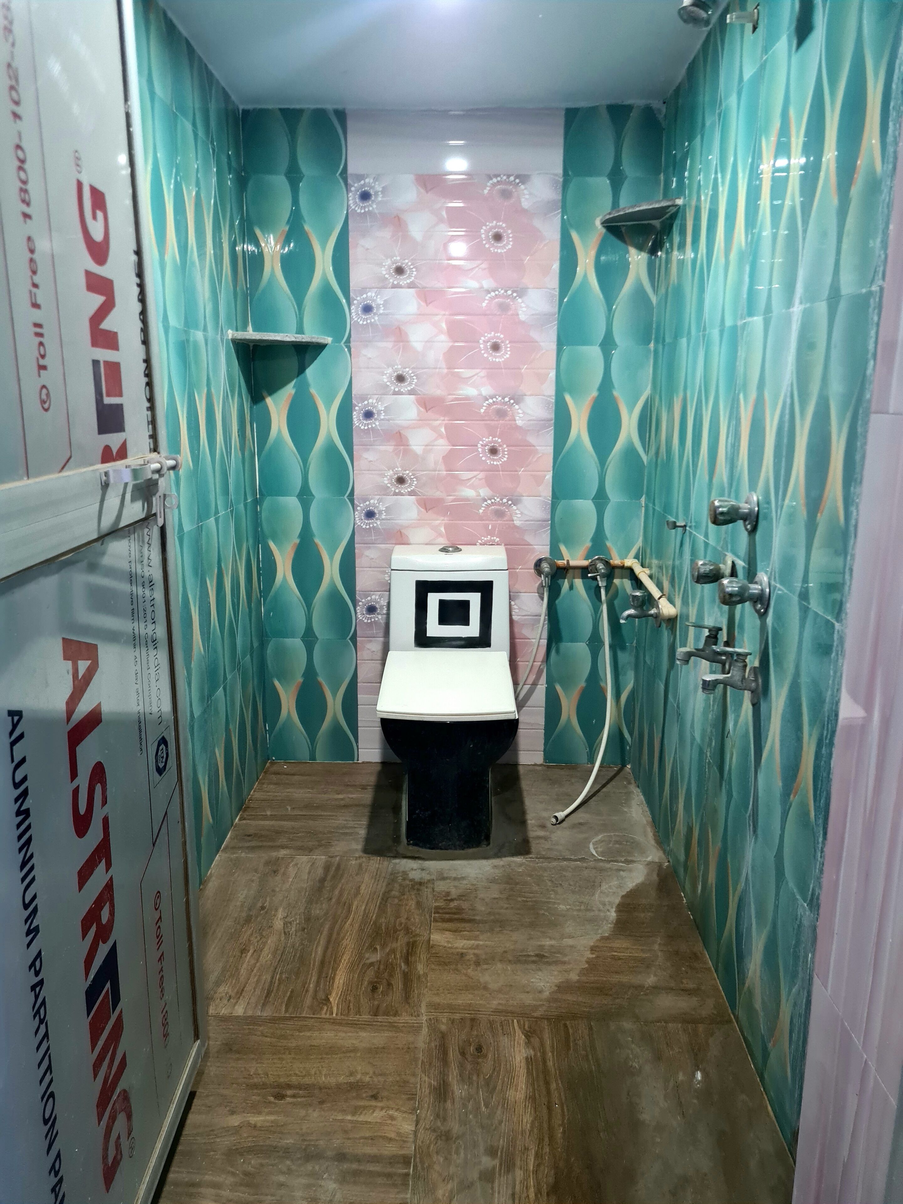 Classic Room, Mixed Dorm, Non Smoking | Bathroom