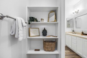 單棟房屋 (4 Bedrooms) | 內部