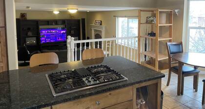 2 story, private, quiet upscale neighborhood MINUTES FROM 4 MAJOR SKI RESORTS