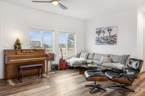 House - Pool Spa Pickleball Piano Near Pioneertown Harmony House by Avantstay (Yucca Valley)