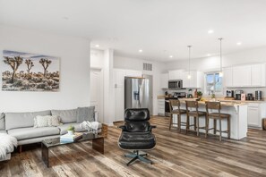 House - Pool Spa Pickleball Piano Near Pioneertown Harmony House by Avantstay (Yucca Valley)