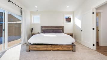 3 bedrooms, travel crib, free WiFi, bed sheets