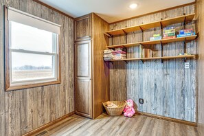 Interior - ‘Meadow Edges’ w/ Yard & Views in Odon (Odon)