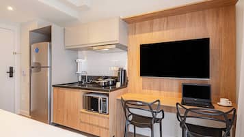 Studio Supérieur, balcon, vue ville | Équipements de la chambre