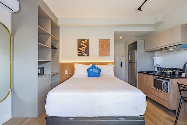 1 bedroom, in-room safe, laptop workspace, blackout curtains