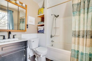 SĂšche-cheveux, serviettes fournies