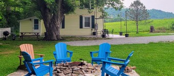 The Yellow Farmhouse - Whitewater River access & fire pit. Peaceful and comfy!