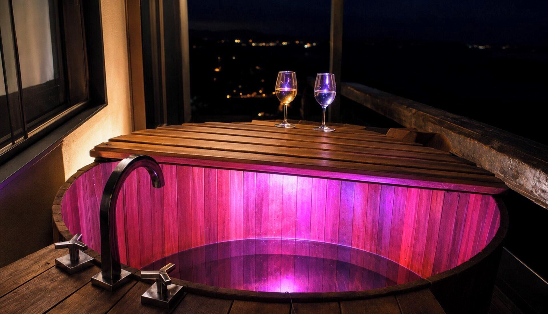 Cabana superluxo, banheira de imersão, vista para a montanha | Banheira de hidromassagem particular