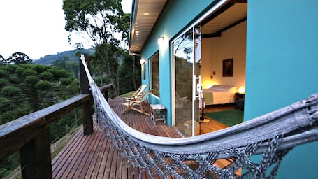 Veranda. Refugio Marincek - Gonçalves - MG