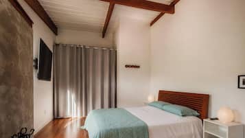Premium bedding, WiFi (free), individually decorated
