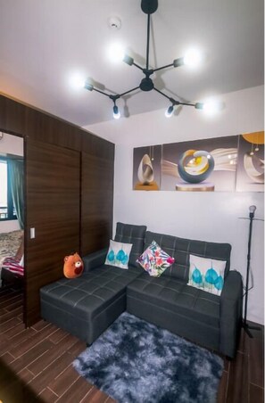 Interior - Cozy Crash Pad A Laughter Friendly Makati Gym swim (Makati)