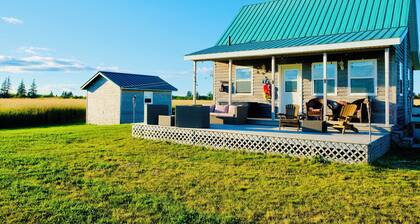 Private, relaxing seaside retreat. Fun outdoor amenities for everyone.