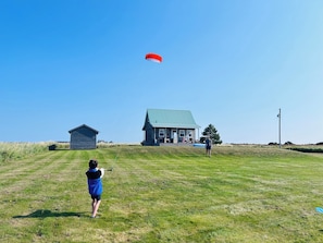 Golf - Private, relaxing seaside retreat.  Fun outdoor amenities for everyone. (Kensington)