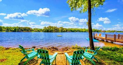 Lakefront Log Cabin at Lake Anna, Dock, Deck