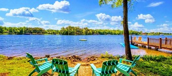Lakefront Log Cabin at Lake Anna, Dock, Deck