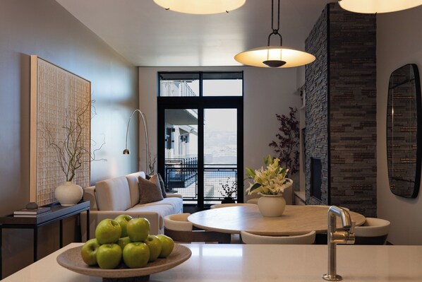 Smart TV, fireplace, video games, table tennis