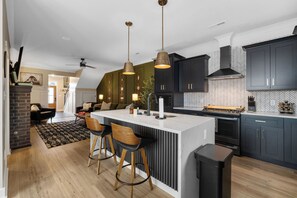 Fridge, microwave, oven, stovetop - Sparrows Nest - 3 King Beds w/ Hot Tub & Fire Pit (Sevierville)