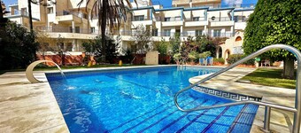 3 Bedroom Townhouse in Estepona Marina, Short walk to beaches and Restaurants