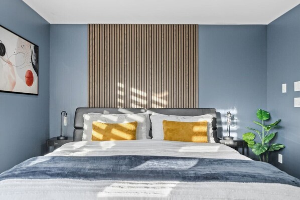 4 bedrooms, desk, iron/ironing board, free WiFi