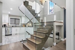 Unclassified image, 2 of 42, button