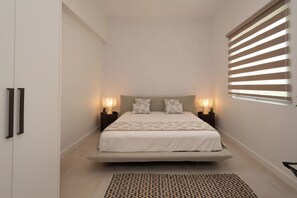 3 habitaciones, tabla de planchar con plancha, cuna de viaje y wifi