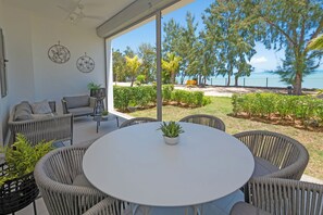 Outdoor dining - OCEAN apartment, waterfront, Grand Gaube (Grand Gaube)