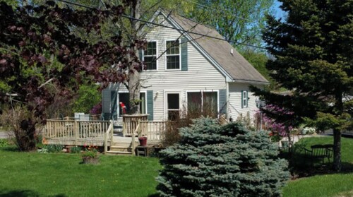 Charming  3B/R  Cottage on Malletts Bay