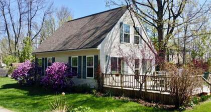 Charming 3B/R Cottage on Malletts Bay