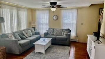 智能电视、立体声音响