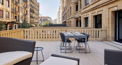 Aura - The Rentals Collection