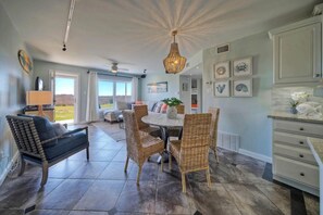 House | 6 bedrooms - 3 Condos in Beachfront Complex w Pool Sleeps 22 Island Retreat 3-unit Buyout (Port Aransas)