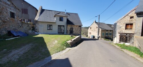 GRANGE ATYPIQUE AU COEUR DE LA CAMPAGNE