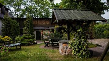 تناول الطعام بالخارج