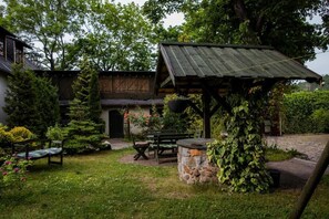 Outdoor dining - Młynarzowy Dworek (Gdynia)