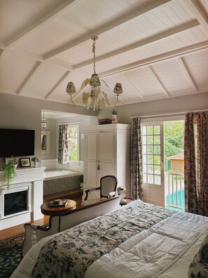 Room (Master Superior)