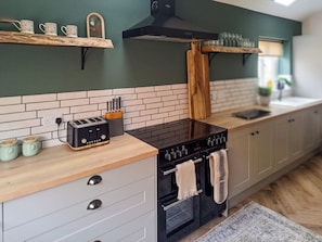 Dishwasher - 2 bedroom accommodation in Wyberton (Wyberton)