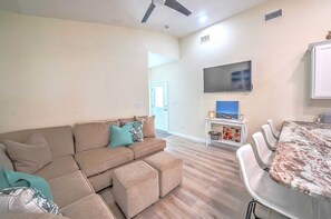 TV - 284 Seahorse Lane - Brand New Home! Includes 2 Golf Carts!  Fabulous Covered Porch! (Panama City Beach)