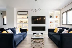 Téléviseur connecté, foyer, livres