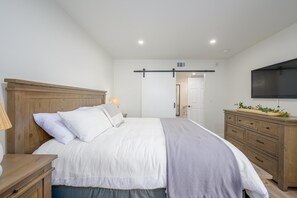 1 habitación, escritorio, tabla de planchar con plancha y wifi gratis