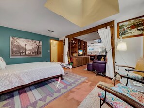 Studio, 1 Queen Bed, Kitchen, City View (Washington STUDIO)