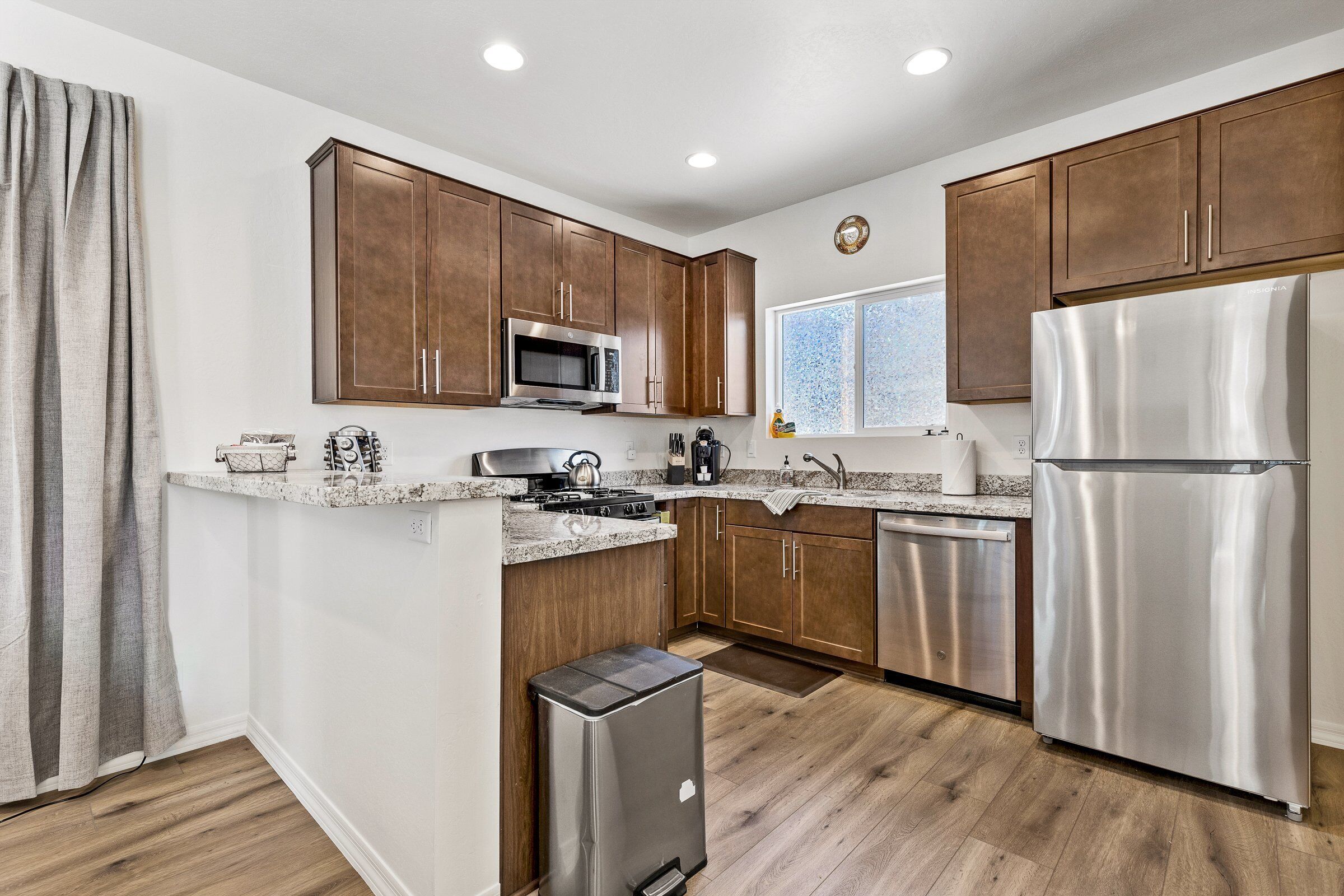 Casa, 2 camas de matrimonio, balcón, vistas a la montaña (Butler Flagstaff) | Cocina privada | Cafetera o tetera