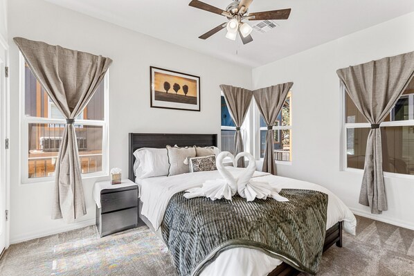 2 habitaciones, decoración personalizada y muebles diferentes