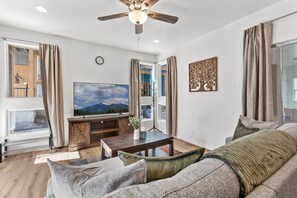House, 2 Queen Beds, Balcony, Mountain View (Butler Flagstaff) | Living area - Butler Flagstaff (Flagstaff)