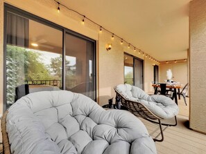 Leilighet, flere senger, balkong, fjellutsikt (Kings Way #201 Fountain Hills) | Utendørsservering