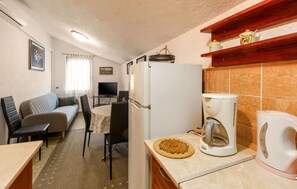 TV - Amazing apartment in Porec with WiFi (Porec)