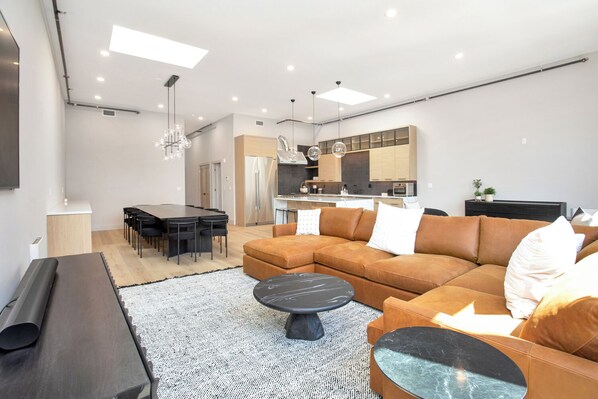 Smart TV, stereo