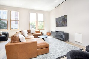 Smart TV, stereo