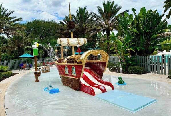 Children’s area - King Beds Lux Resort Disney Epcot Pool Gym Golf (Davenport)