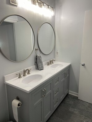 Shower, hair dryer - Best Little Secret in Myrtle Beach, 2 Bedroom 2 Bath Condo Ground Floor Unit (Myrtle Beach)